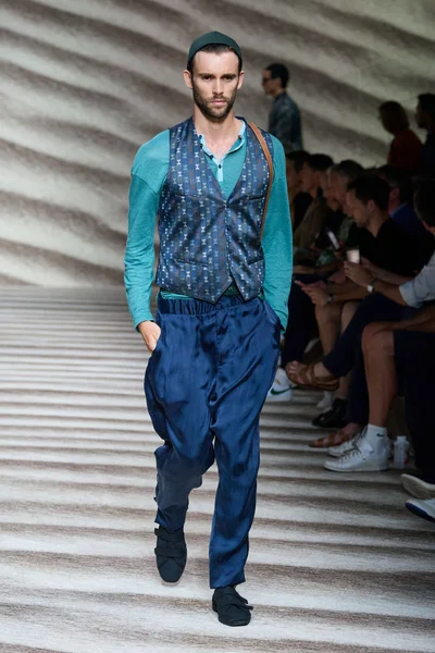 Look 46